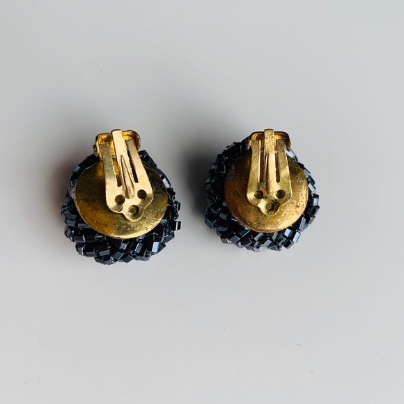 🛍️Bundle sale! Vintage seed bead clip earrings - Picture 2 of 6